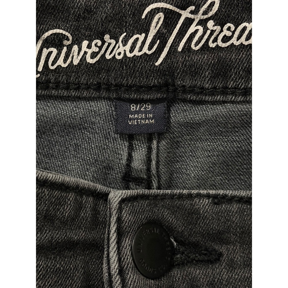 Universal Thread Womens High Rise Midi Denim Shorts Black Frayed Hem Size 8/29 - Picture 5 of 7